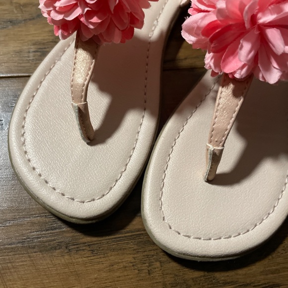 Kids pink flower 🌸 sandals size 13 - Picture 3 of 11